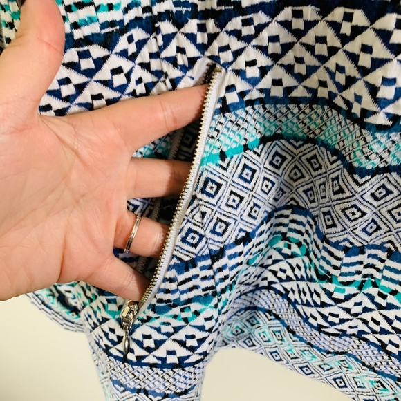 Erin London Patterned Three-Buttoned Blazer; XL - Picture 3 of 6